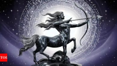Impact of Saturn in Pisces on Dhanu Arohi (Lagna): Financial stability improves